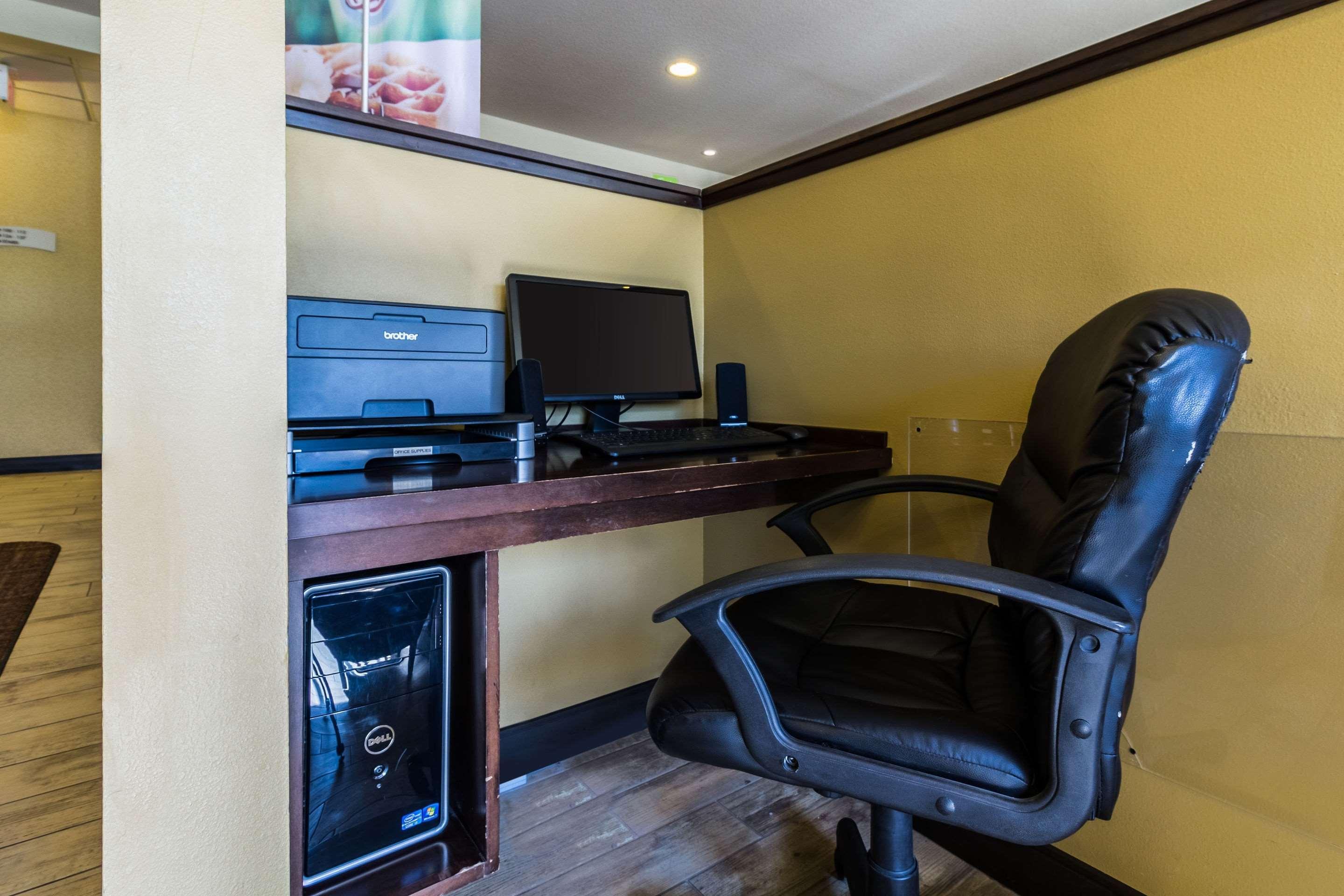 Quality Inn Columbia Mall Grand Forks Bagian luar foto
